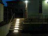 ＬＥＤライトが光る階段アプローチ  八戸市Ｕ様邸