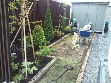タカショー千本格子のある八戸Ｍ様邸ガーデンリフォーム　完成です。